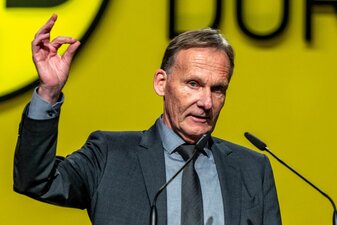 BVB-Geschäftsführer Hans-Joachim Watzke glaubt nicht, dass die Borussia am dramatisch verpassten Meistertitel zerbrechen wird. BVB-Geschäftsführer Hans-Joachim Watzke glaubt nicht, dass die Borussia am dramatisch verpassten Meistertitel zerbrechen wird.