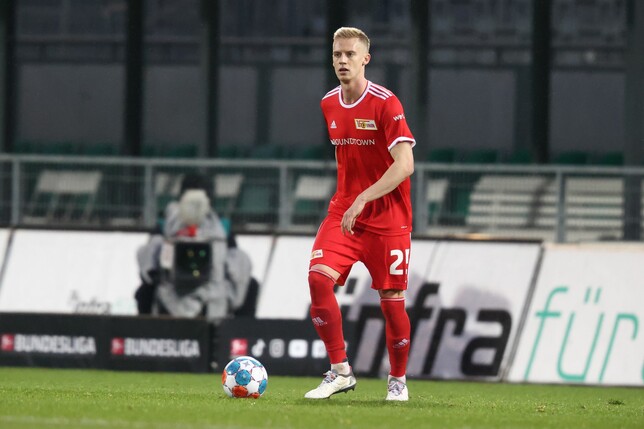 Bundesliga-Profi Timo Baumgartl weist auf die Wichtigkeit psychischer Gesundheit hin.