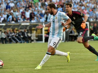 Gonzalo Higuain ist Juventus 70 Millionen Euro wert (Quelle: SID-IMAGES) Gonzalo Higuain ist Juventus 70 Millionen Euro wert (Quelle: SID-IMAGES)