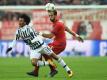 Benatia (r.) läuft schon bald in schwarz-weiß auf (Quelle: SID-MAGES)