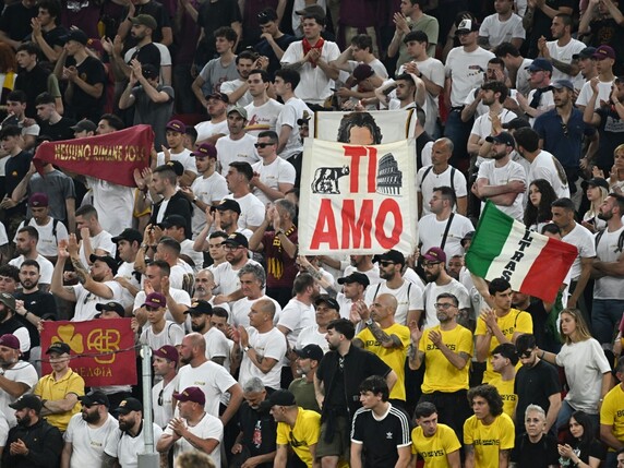 Roma-Fans attackieren Schiedsrichter Taylor am Flughafen