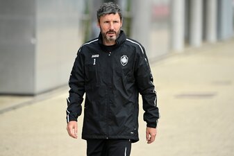 Mit Antwerpen holt er den ersten Meistertitel seit 1957: Cheftrainer Mark van Bommel. Mit Antwerpen holt er den ersten Meistertitel seit 1957: Cheftrainer Mark van Bommel.
