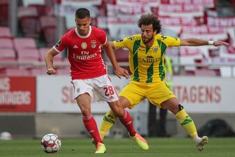 Wechselte im Sommer 2022 von Benfica Lissabon zu Borussia Mönchengladbach: Julian Weigl (l). Wechselte im Sommer 2022 von Benfica Lissabon zu Borussia Mönchengladbach: Julian Weigl (l).