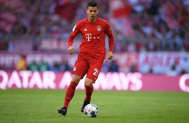 Können die Bayern ihren Rekordmann für drei weitere Jahre binden? Foto: Sebastian Widmann/Bongarts/Getty Images