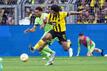 Soll ein Kandidat beim BVB sein: Felix Nmecha (l) vom VfL Wolfsburg.