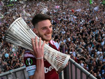 Medien: Bayern steigt aus Poker um Rice aus Medien: Bayern steigt aus Poker um Rice aus