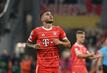 Münchens Lucas Hernández (l) möchte Medienberichten zufolge zu PSG wechseln.