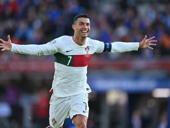 Großer Auftritt beim Jubiläum: Ronaldo trifft spät zum Sieg Großer Auftritt beim Jubiläum: Ronaldo trifft spät zum Sieg