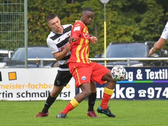 Paderborn: Talent Ansah mit Profivertrag ausgestattet