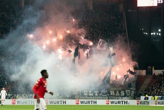 Borussia Mönchengladbach muss eine hohe Geldstrafe zahlen. Borussia Mönchengladbach muss eine hohe Geldstrafe zahlen.