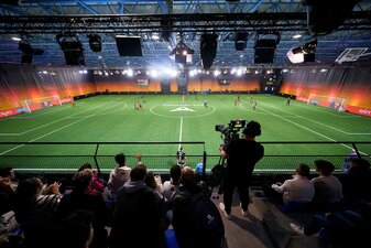 Blick auf die Cupra Arena in Barcelona während eines Spiels der Kings League. Blick auf die Cupra Arena in Barcelona während eines Spiels der Kings League.