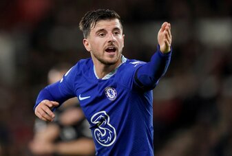 Mason Mount hat sich von den Fans des FC Chelsea verabschiedet. Mason Mount hat sich von den Fans des FC Chelsea verabschiedet.