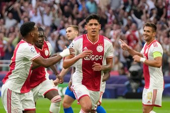 Der FC Bayern soll an Edson Álvarez (M) interessiert sein. Der FC Bayern soll an Edson Álvarez (M) interessiert sein.