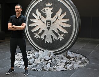 Dino Toppmöller ist der neue Trainer von Eintracht Frankfurt. Dino Toppmöller ist der neue Trainer von Eintracht Frankfurt.