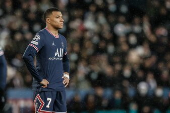 Kylian Mbappe soll seinem Club mitgeteilt haben, dass er die Option auf eine Vertragsverlängerung nicht zieht. Kylian Mbappe soll seinem Club mitgeteilt haben, dass er die Option auf eine Vertragsverlängerung nicht zieht.