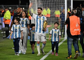 Neuer Klub steht fest: Weltmeister Messi wechselt nach Miami. Foto: Luis Robayo/AFP via Getty Images Neuer Klub steht fest: Weltmeister Messi wechselt nach Miami. Foto: Luis Robayo/AFP via Getty Images