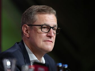 Hainer über Freund: "Wollen Transfermarktwahnsinn entfliehen" Hainer über Freund: "Wollen Transfermarktwahnsinn entfliehen"