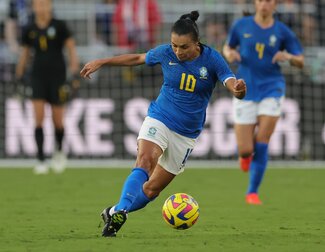 Die sechsmalige Weltfußballerin Marta steht zum sechsten Mal in Brasiliens Aufgebot für eine Weltmeisterschaft. Keine Spielerin kommt auf mehr WM-Einsätze als Marta. Die sechsmalige Weltfußballerin Marta steht zum sechsten Mal in Brasiliens Aufgebot für eine Weltmeisterschaft. Keine Spielerin kommt auf mehr WM-Einsätze als Marta.