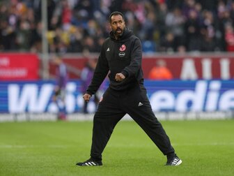 Thioune: "Riecht schon nach großer Fußballbühne" Thioune: "Riecht schon nach großer Fußballbühne"