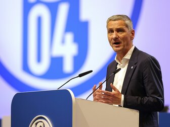 Schalke und Vorstandsboss Schröder trennen sich Schalke und Vorstandsboss Schröder trennen sich