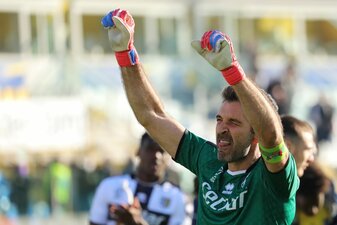 Gianluigi Buffon wird übereinstimmenden Berichten zufolge demnächst sein Karriereende verkünden. Gianluigi Buffon wird übereinstimmenden Berichten zufolge demnächst sein Karriereende verkünden.