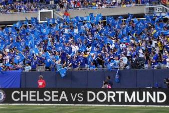 Chelseas Christopher Nkunku hat sich im Testspiel gegen Borussia Dortmund verletzt. Chelseas Christopher Nkunku hat sich im Testspiel gegen Borussia Dortmund verletzt.