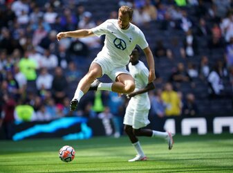 Harry Kane (M) von Tottenham Hotspur in Aktion. Harry Kane (M) von Tottenham Hotspur in Aktion.