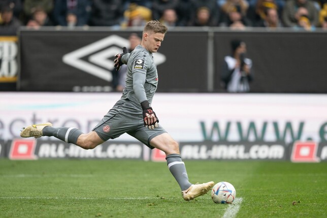 Jakob Golz steht in der 3. Liga für Rot-Weiss Essen zwischen den Pfosten.