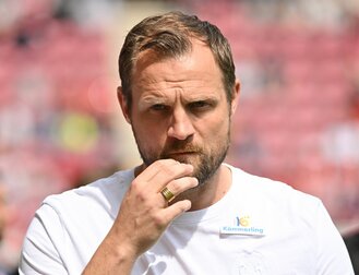 Er verzichtet wegen Erkrankung auf Fahrt zum Pokalspiel zum SV Elversberg: Bo Svensson. Er verzichtet wegen Erkrankung auf Fahrt zum Pokalspiel zum SV Elversberg: Bo Svensson.
