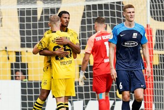 Sébastien Haller (2.v.l) traf beim BVB-Sieg in Mainz zweimal. Sébastien Haller (2.v.l) traf beim BVB-Sieg in Mainz zweimal.