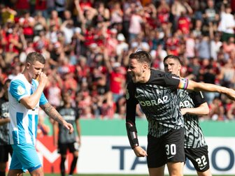 Bei Rückkehr ins Dreisamstadion: Freiburg siegt ohne Glanz Bei Rückkehr ins Dreisamstadion: Freiburg siegt ohne Glanz