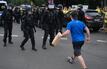 Nach dem Pokalspiel Lok Leipzig gegen Eintracht Frankfurt kam es zu Auseinandersetzungen zwischen den Leipziger Fans und der Polizei.