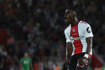 Der FC Chelsea verpflichtet Lavia aus Southampton. Der FC Chelsea verpflichtet Lavia aus Southampton.