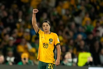 Die Australierin Sam Kerr jubelt, nachdem sie gegen England das Tor zum 1:1 erzielt hat. Die Australierin Sam Kerr jubelt, nachdem sie gegen England das Tor zum 1:1 erzielt hat.