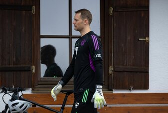 Torwart Manuel Neuer hatte im Dezember vergangenen Jahres einen Beinbruch erlitten. Torwart Manuel Neuer hatte im Dezember vergangenen Jahres einen Beinbruch erlitten.