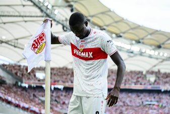 Stuttgarts Serhou Guirassy jubelt nach seinem Tor zum 1:0. Stuttgarts Serhou Guirassy jubelt nach seinem Tor zum 1:0.
