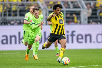 BVB-Trainer Edin Terzic wünschen sich von Karim Adeyemi manchmal mehr Seriosität im Training. BVB-Trainer Edin Terzic wünschen sich von Karim Adeyemi manchmal mehr Seriosität im Training.