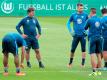 Dieter Hecking ist nicht zu beneiden. Zwei Wochen vor Ligastart ist der Wolfburger Kader immer noch nicht komplett. Foto: Hermann Hay
<br>dpa-infocom GmbH