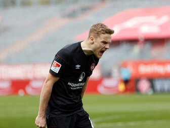 Drei Platzverweise: Club gewinnt gegen Wiesbaden Drei Platzverweise: Club gewinnt gegen Wiesbaden