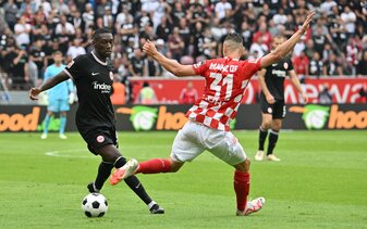 Der Frankfurter Randal Kolo Muani soll sich mit PSG schon einig sein. Der Frankfurter Randal Kolo Muani soll sich mit PSG schon einig sein.