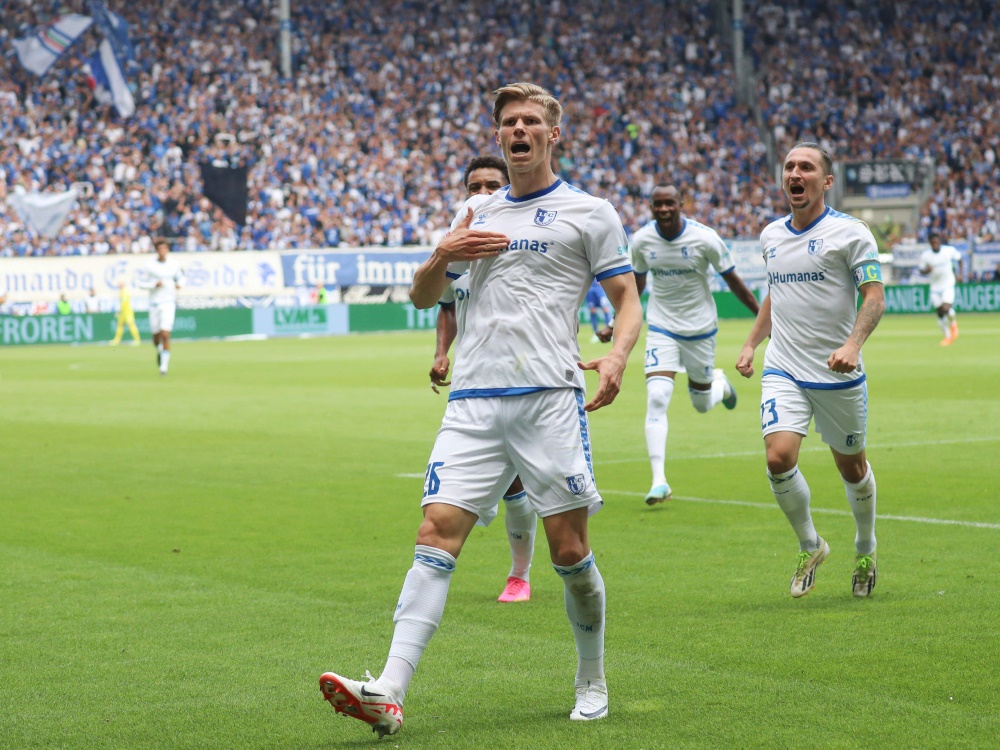 Spektakel in Magdeburg: Hertha führt viermal - und verliert