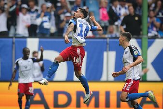 Der HSV entschied das Nordduell gegen Hansa Rostock für sich. Der HSV entschied das Nordduell gegen Hansa Rostock für sich.