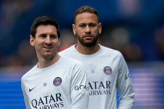Lionel Messi (l) und Teamkollege Neymar. Lionel Messi (l) und Teamkollege Neymar.