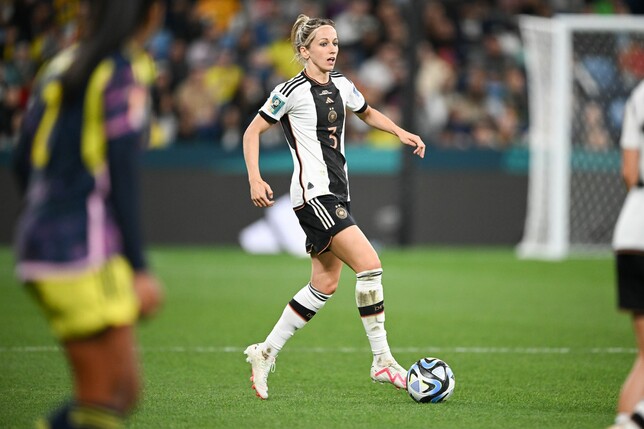 Kathrin Hendrich hat ihren Vertrag mit dem VfL Wolfsburg vorzeitig verlängert.