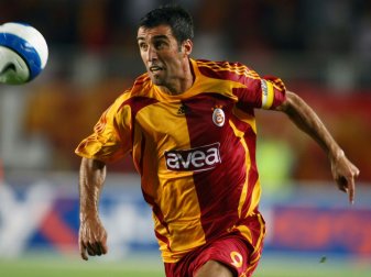 Hakan Sükür wird per Haftbefehl gesucht (Quelle: PIXATHLON/SID-IMAGES)
<br>© 2016 SID