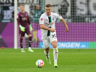 Gladbach verlängert Vertrag mit Elvedi bis 2027 Gladbach verlängert Vertrag mit Elvedi bis 2027