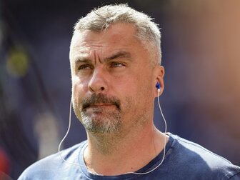 Schalke-Coach Reis: "Jeder mit sich selbst beschäftigt" Schalke-Coach Reis: "Jeder mit sich selbst beschäftigt"