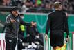 Münsters Trainer Sascha Hildmann (l) hätte lieber im August gegen den FC Bayern gespielt.