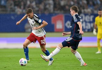 Der Hamburger SV sicherte sich vor heimischer Kulisse gegen Düsseldorf einen späten Heimsieg. Der Hamburger SV sicherte sich vor heimischer Kulisse gegen Düsseldorf einen späten Heimsieg.