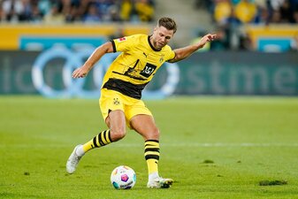 Dortmunds Niclas Füllkrug spielt den Ball. Dortmunds Niclas Füllkrug spielt den Ball.